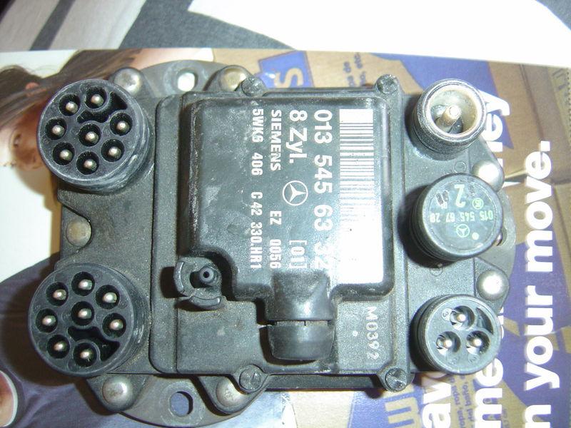 Mercedes ignition control module 8zyl  s500 0135456332