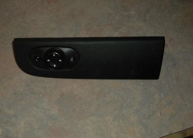 2001 - 2004 dodge stratus >>power mirror switch>>with black trim