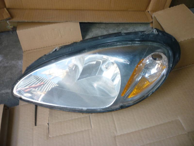 01 02 03 04 05 chrysler pt cruiser left drivers headlight lamp(chrysler original