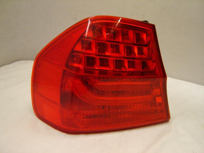 Bmw 3 series sedan left tail light 09 10 11 oem 