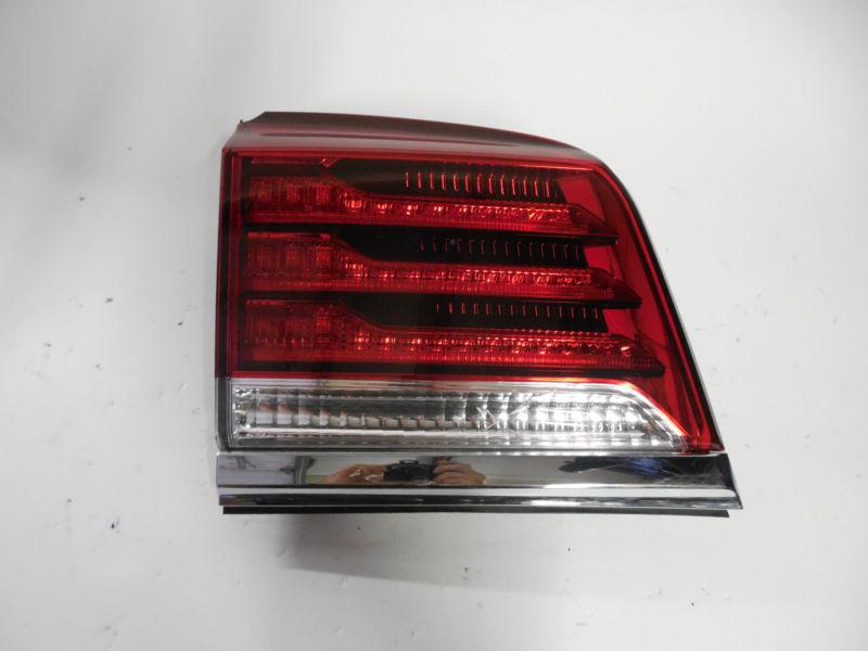 08 09 2010 2011 lexus lx570 oem left tail light nice!