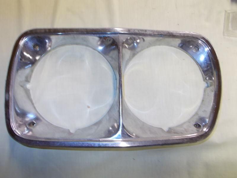 Ford torino 1973 nos headlight bezel