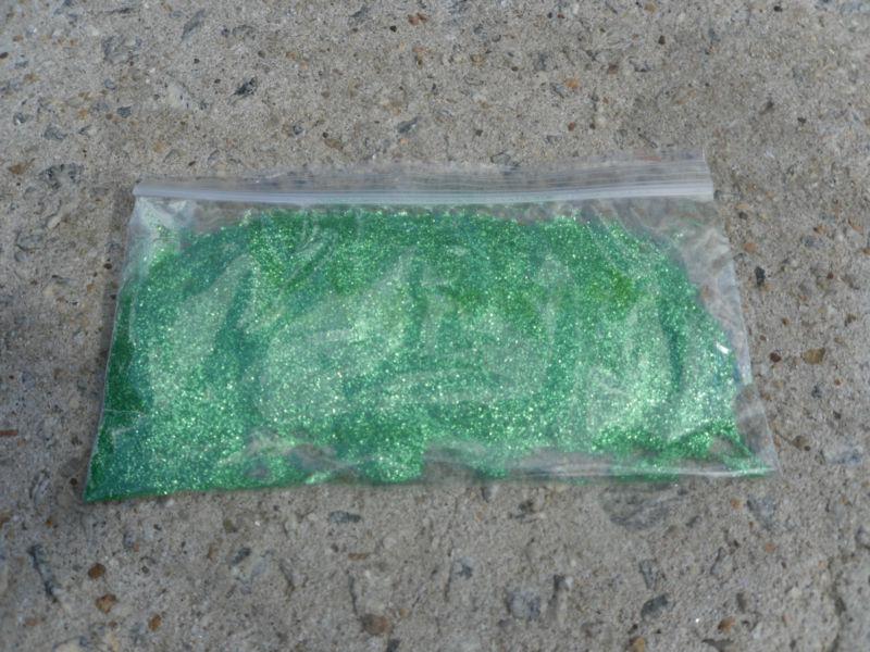 1 oz of metal flake shamrock green