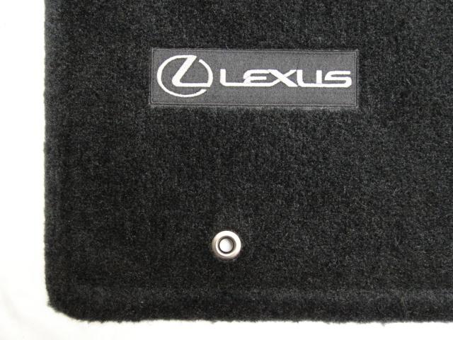 2001 to 2005 lexus is250/is350 (2wd) carpeted floor mats - genuine lexus - black