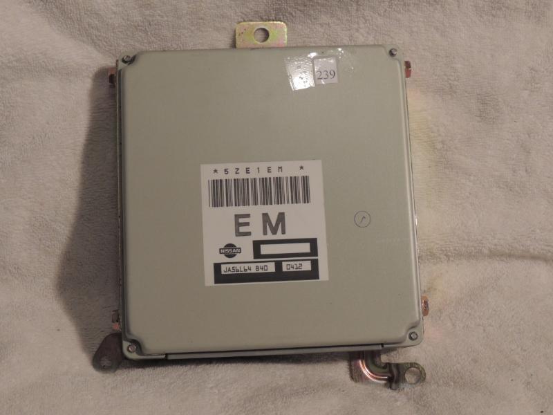 Sentra ecu engine control unit computer 00 01 5ze1em ja56l64 b40 nissan em #239