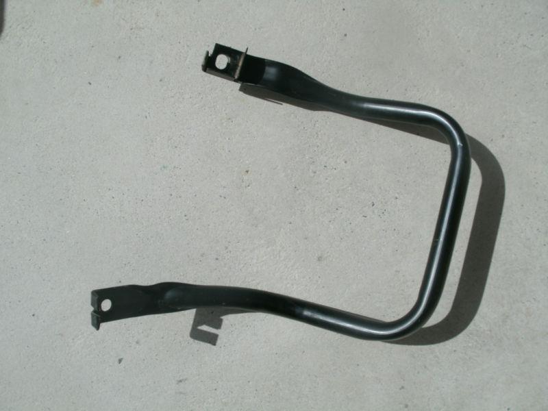 87-93 ford mustang gt convertible r/h passenger rear lower seat u bracket