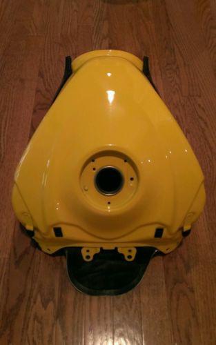 2008 suzuki gsxr 600 k8 yellow fuel/gas tank & black side fairing