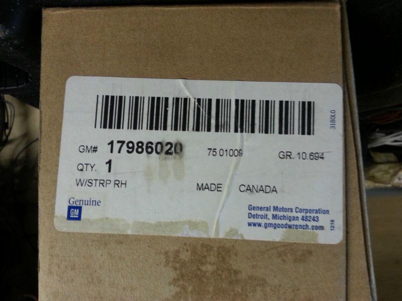 Nos 1984-1989 corvette rh door weatherstrip gm # 17986020