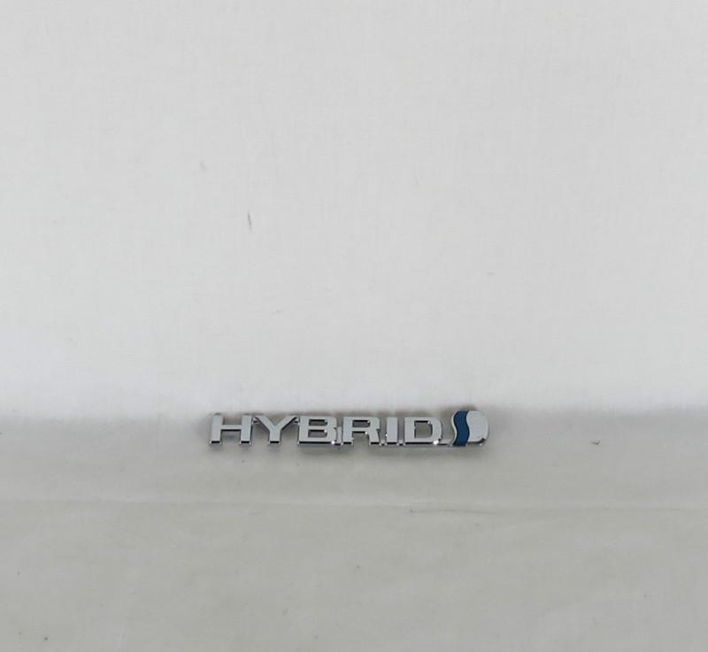 10-11 toyota prius hybrid front passenger side fender emblem logo badge symbol