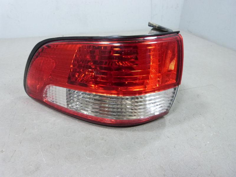 01 02 03 toyota sienna left driver lh outer quarter taillight tail light lamp