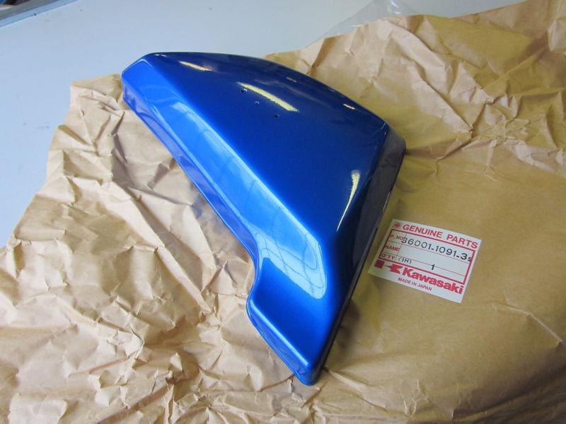 Kawasaki kz250 z 250 d  blue left side cover lh 36001-1091-3s nos