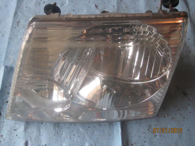 2002 ford explorer complete left headlight assembly