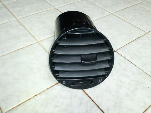 98-05 vw beetle dash outer ac air vent driver oem- black