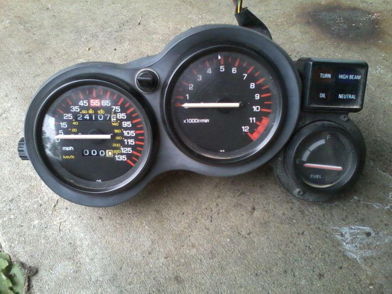 Fz600 spedometer tachometer odometer fuel gauge cluster fz 600 spedo tach 