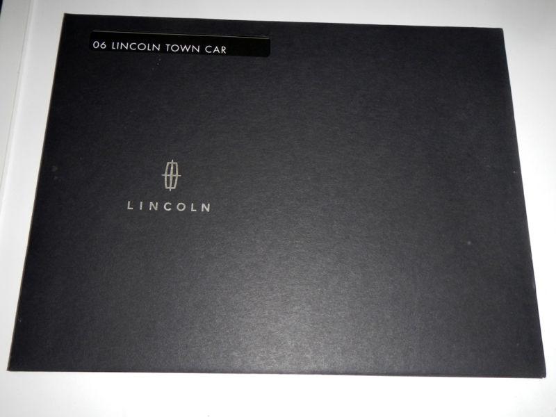 2006 lincoln town car portfolio brochure