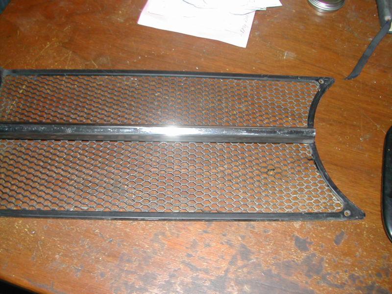 Alfa romeo giulia sprint gt left grill oe nos