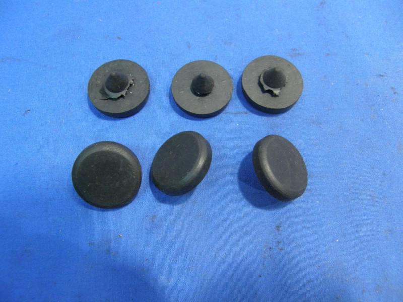 Six new norton commando seat rubber buffers / seat bumpers #06-7791 b1653