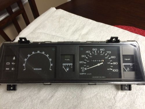 1986-1992 nissan pickup gauge instrument cluster  87 88 89 90 5 speed / 2wd