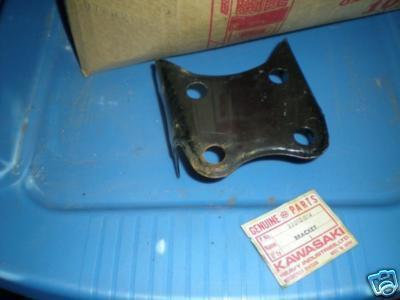 Nos kawasaki front fender bracket g5 35012-014