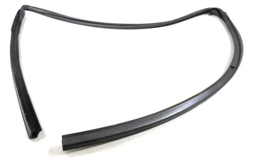 New oem left driver front window weatherstrip seal 15001925