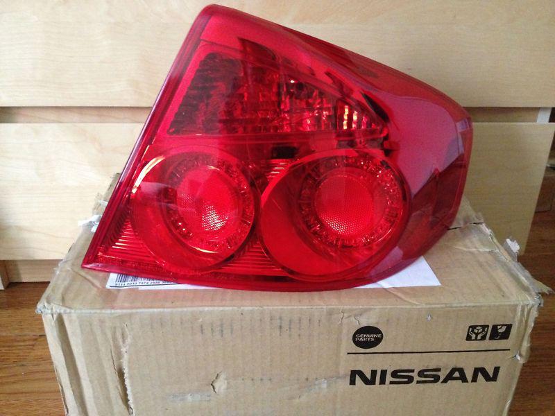 Brand new never used 05/06 g35 sedan tail lights right side. 