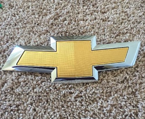 Purchase 22743585 Gm Chevy Bowtie Grille Emblem 14 16 Front Grill Oem