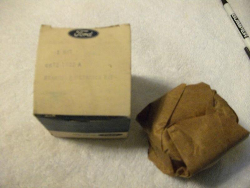 1966 66 ford nos bearing and retainer kit    c6tz-1225-a