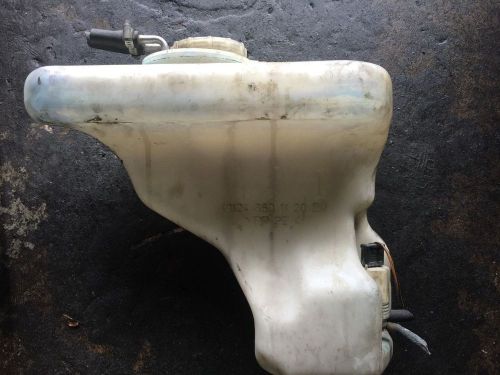 Mercedes benz w124 300e wiper fluid tank reservoir 124 869 11 20