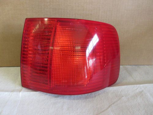 1992--1997 audi a6 wagon , right  side tail light , oem  thk110