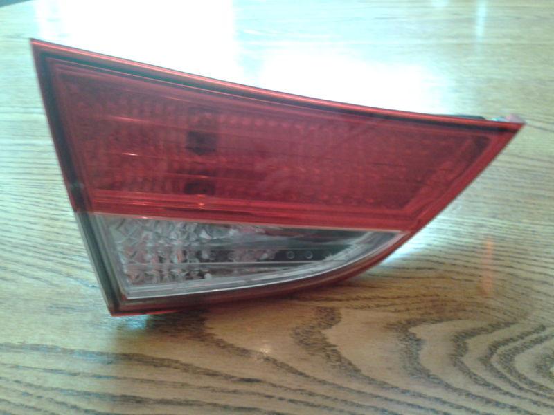 11 12 13 hyundai elantra left side oem inner tail light 2011 2012 2013  