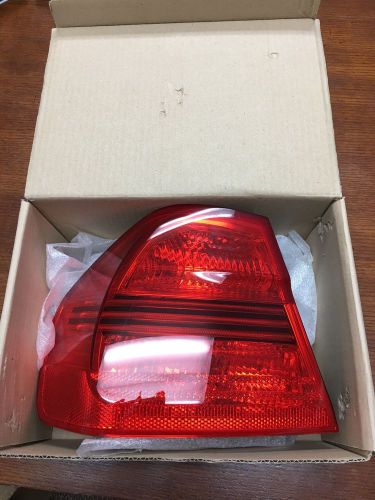 2006-2008 bmw rear tail light full set oem - less than 1000 miles!!