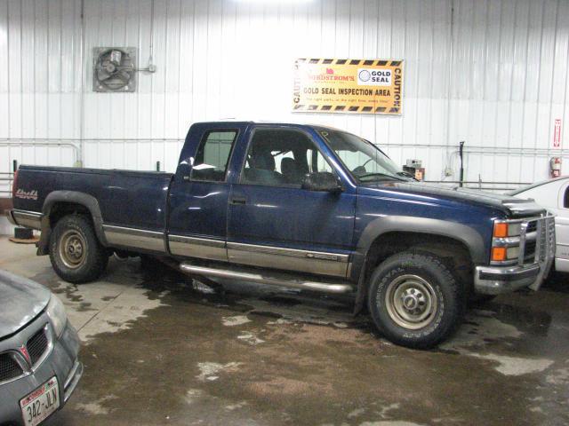 1998 chevy 2500 pickup rear seat belt & retractor only center blue