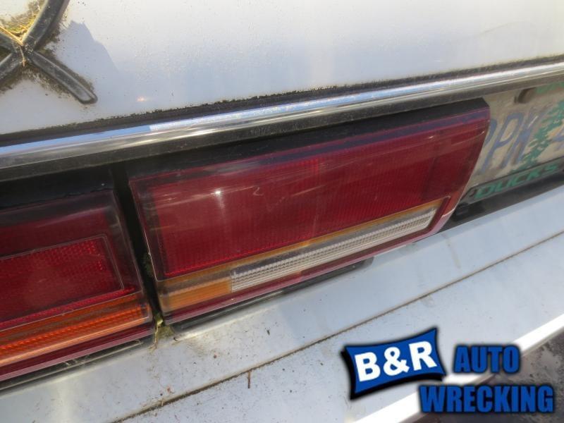 Lid mounted taillight for 90 91 toyota camry ~ sdn   from 2/90