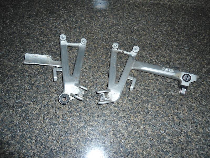 91 92 93 94 honda cbr 600 f2 rear passenger peg brackets right left bracket!