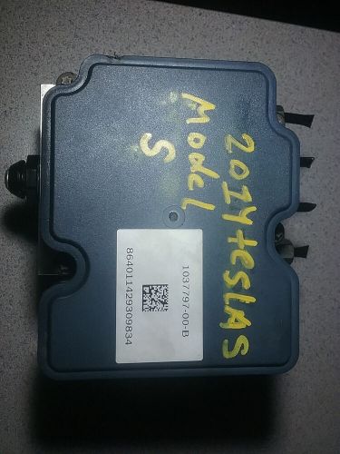 2012-2015 tesla model s anti-lock abs brake pump module 1037797-00-b (a50)