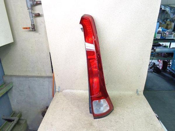 Nissan serena 2005 rear right combination lamp [2215500]