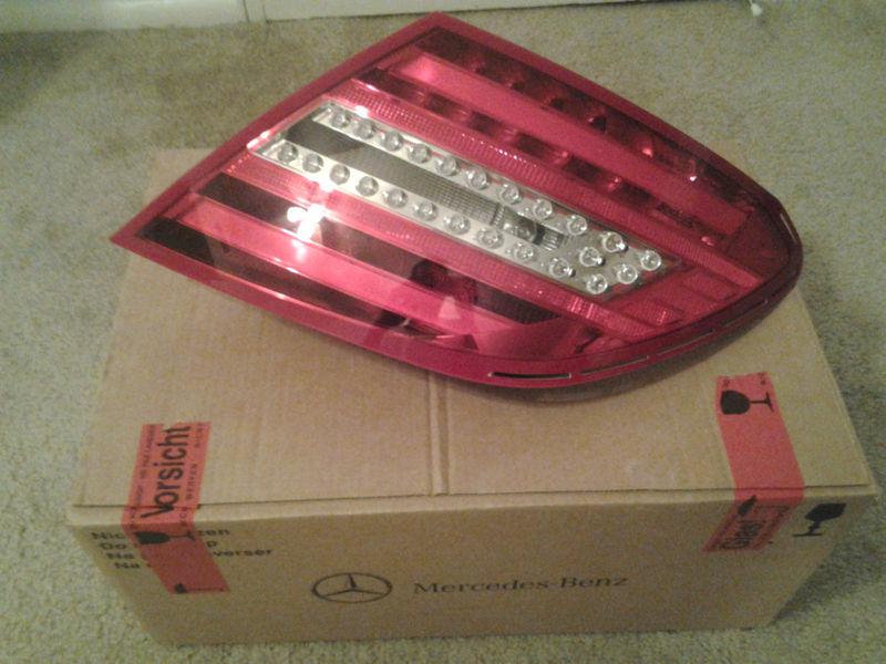 2011-2013 mercedes benz w204 c class tail light taillamp led (right side) oem