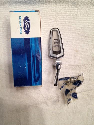 Nos oem ford galaxie ltd crown victoria hood emblem ornament d6az-16850-a