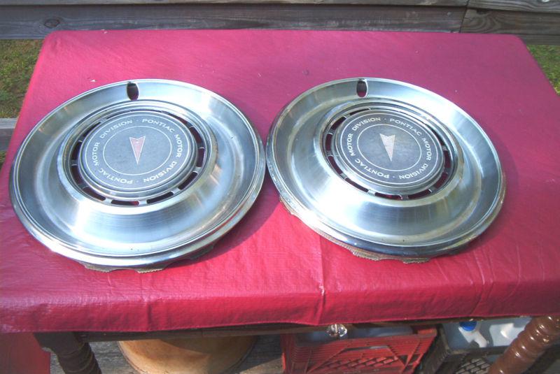 Pair of oe 15 inch wheelcovers, 1975-76 firebird,lemans,fullsize pontiac # 5040