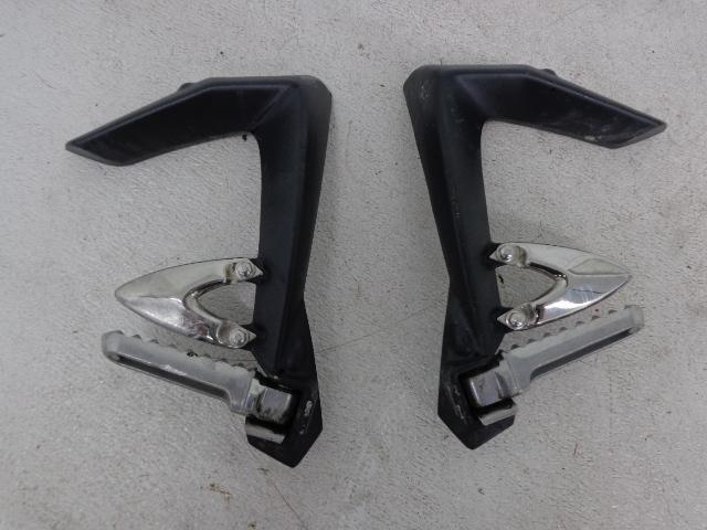 2005 triumph sprint 1050 passenger foot pegs