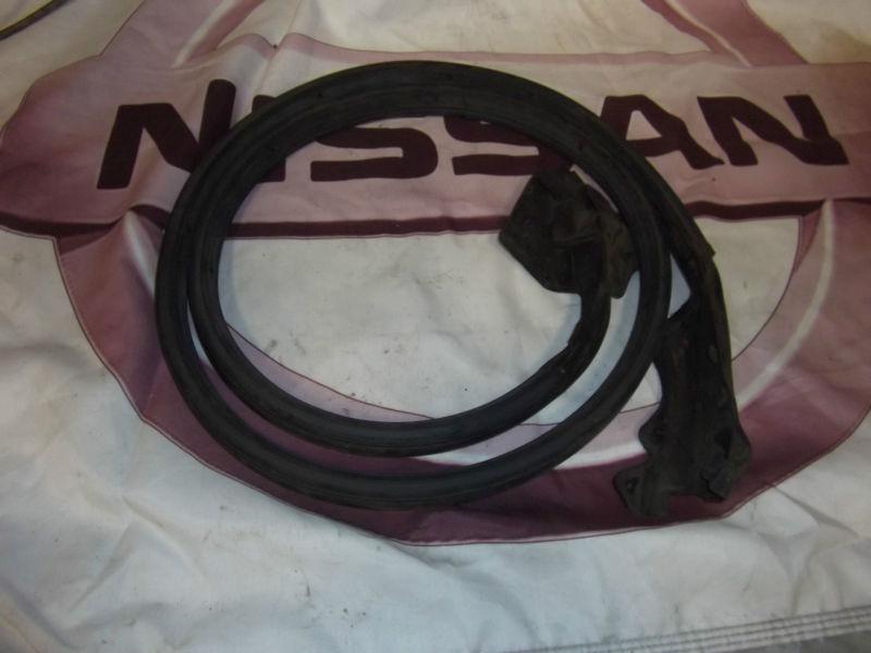 03 nissan 350z rh door seal oem great condition!!!!!!!!