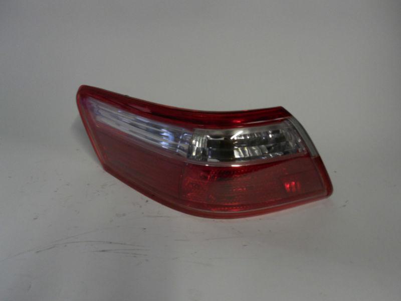 07 08 09 toyota camry oem left tail light nice!