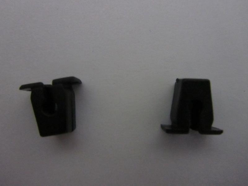 Volkswagen insert nut  black 811807577c  (10  pcs)