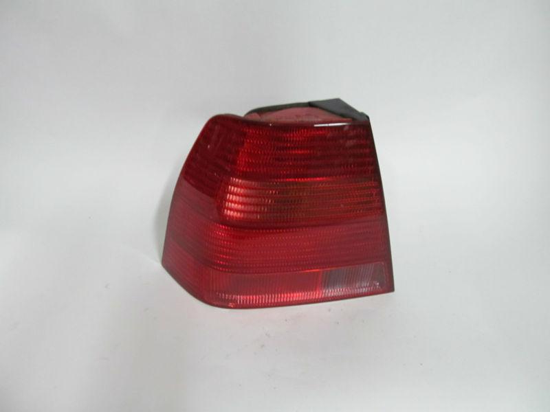 99 00 01 02 03 04 05 volkswagen jetta oem left tail light nice!