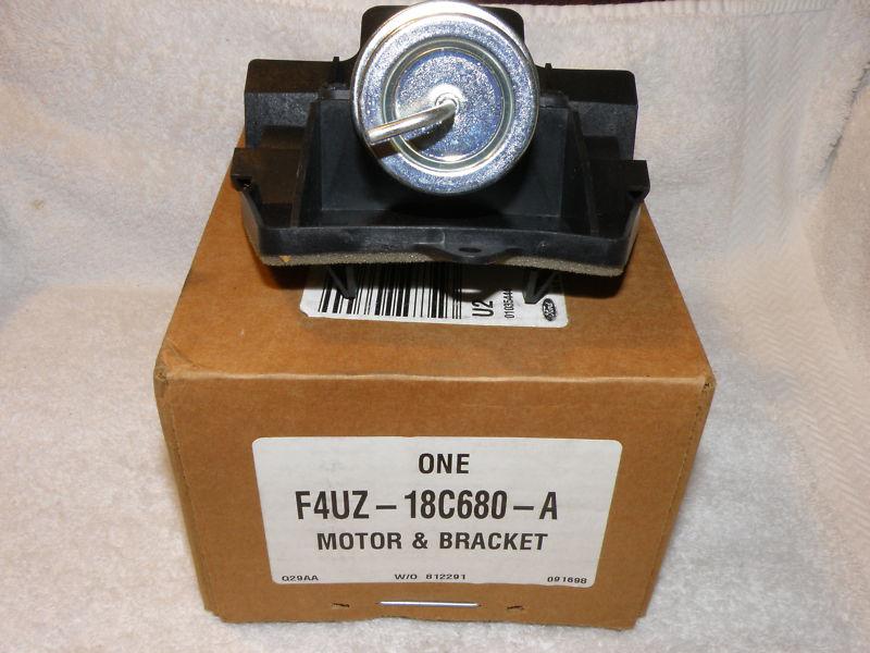 Nos ford old#f4uz18c68oa new#6c2z18a318ba motor & brkt vacuum ford econoline 