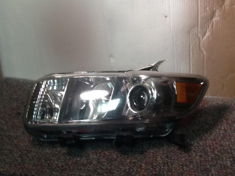 Scion xb headlight  oem 08 09 10