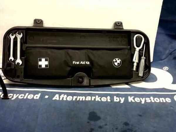 06 bmw 525 tool kit & first aid kit complete oem lkq