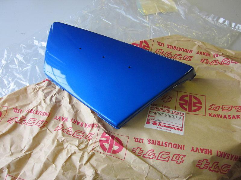 Kawasaki kz250 z 250 a blue right side cover rh 36001-1033-3s nos