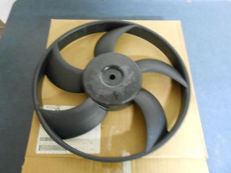 2010,10,11,12 dodge avenger chrysler 200 cooling fan blade new oem 68031871aa