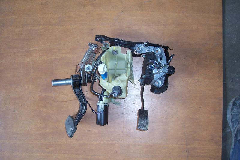 2006-07-08-09-10 ford explorer, sport trac, mountaineer, power adjustable pedals